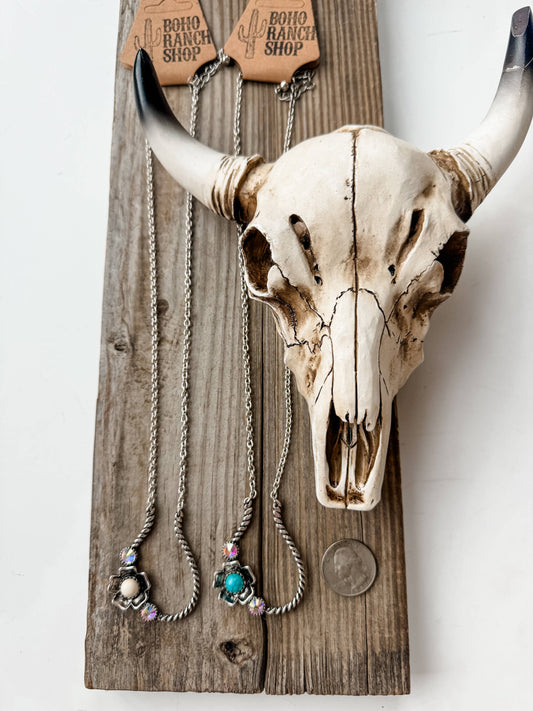 Western Twisted Horse Groove Necklace: TURQUOISE