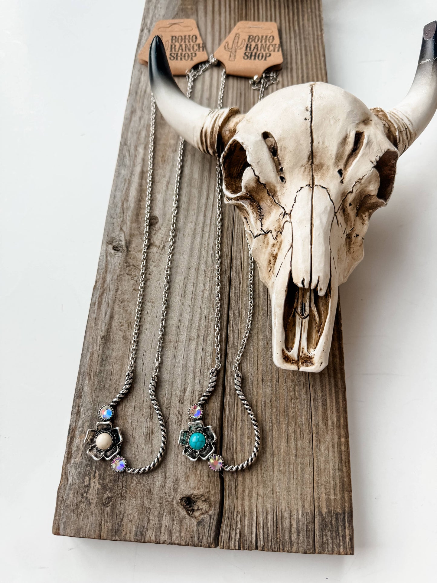 Western Twisted Horse Groove Necklace: TURQUOISE